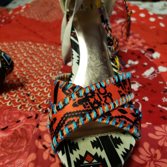 Wedge Heel - Picture 3 of 9